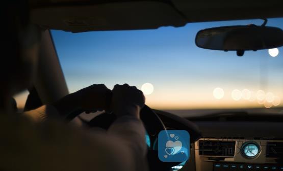 夜间安全开车的十三个要点 夜间行车时灯光使用的误区